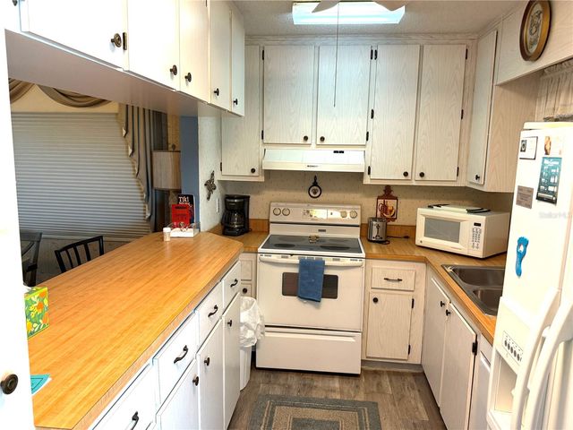 390 301 BOULEVARD W 8A, Bradenton, FL 34205