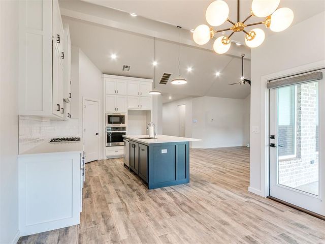 8221 NW 152nd Terrace, Edmond, OK 73013