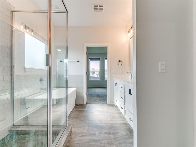8221 NW 152nd Terrace, Edmond, OK 73013