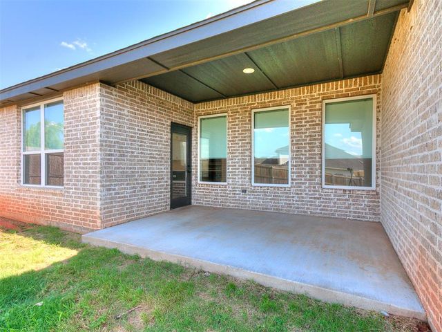 8221 NW 152nd Terrace, Edmond, OK 73013