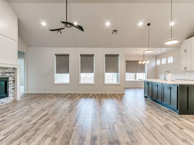 8221 NW 152nd Terrace, Edmond, OK 73013