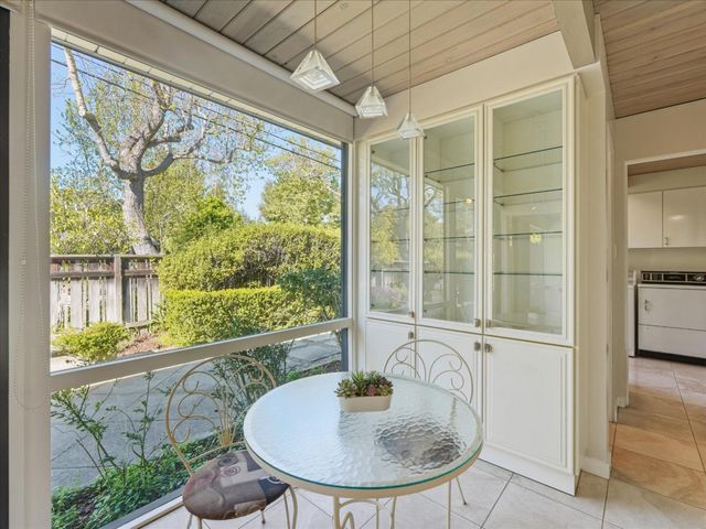 1121 HARRIET Street, Palo Alto, CA 94301