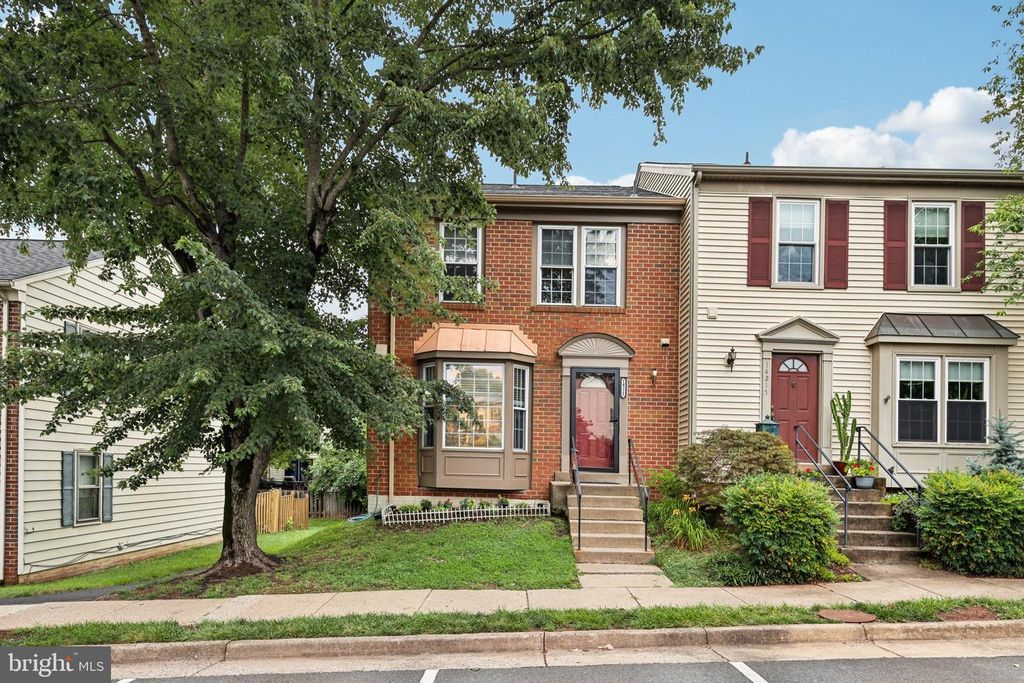 14215 HERITAGE CROSSING LN, Centreville, VA 20120