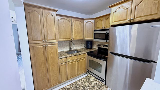 78 Harwood H Crescent, Deerfield Beach, FL 33442