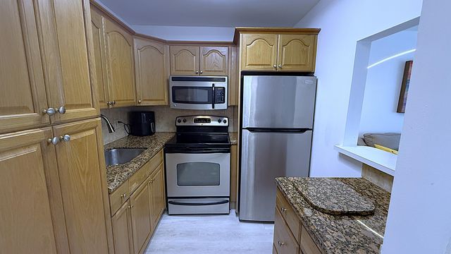 78 Harwood H Crescent, Deerfield Beach, FL 33442