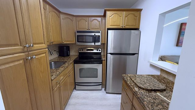 78 Harwood H Crescent, Deerfield Beach, FL 33442