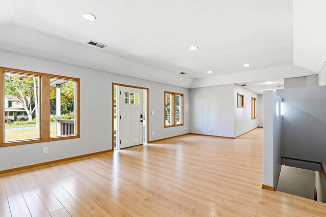 5209 Mayview Road, Minnetonka, MN 55345