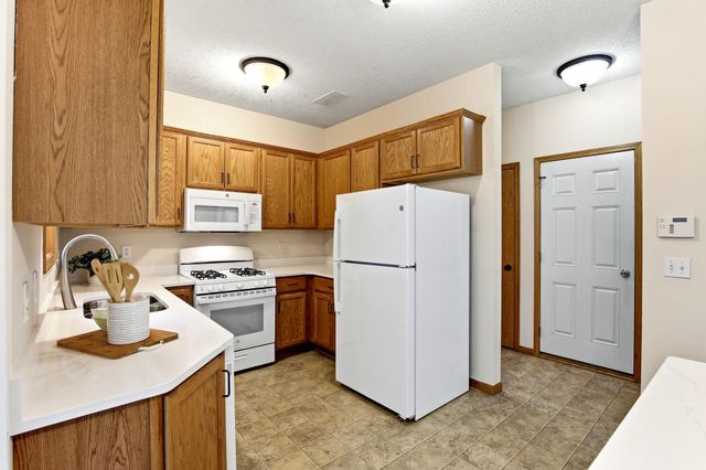 770 1st Avenue NW, New Brighton, MN 55112