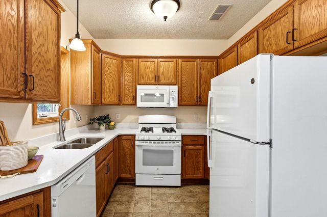 770 1st Avenue NW, New Brighton, MN 55112