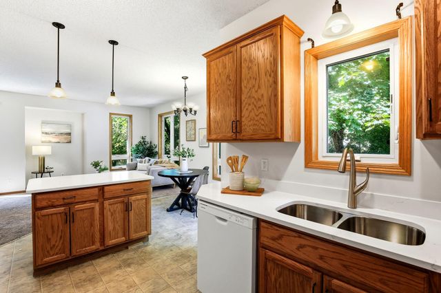 770 1st Avenue NW, New Brighton, MN 55112