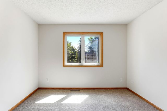 770 1st Avenue NW, New Brighton, MN 55112
