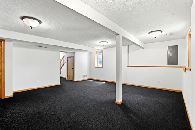 770 1st Avenue NW, New Brighton, MN 55112