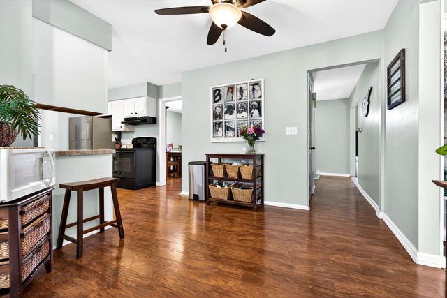 611 CHATHAM COURT, Neenah, WI 54956