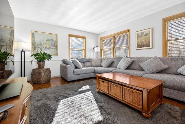 611 CHATHAM COURT, Neenah, WI 54956