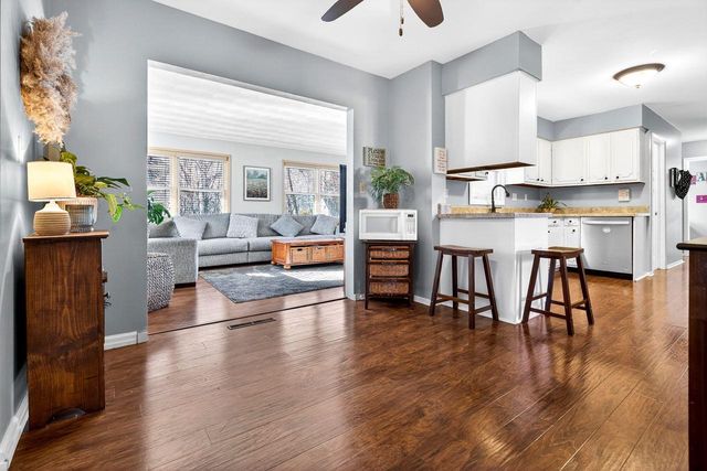 611 CHATHAM COURT, Neenah, WI 54956