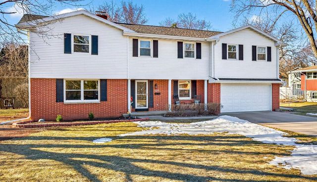 611 CHATHAM COURT, Neenah, WI 54956