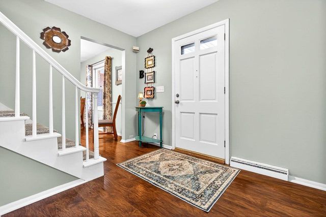 611 CHATHAM COURT, Neenah, WI 54956