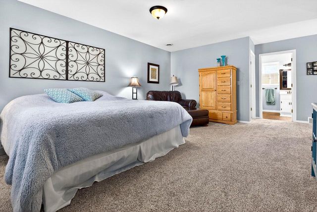 611 CHATHAM COURT, Neenah, WI 54956