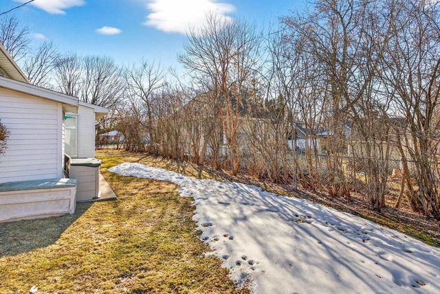 611 CHATHAM COURT, Neenah, WI 54956