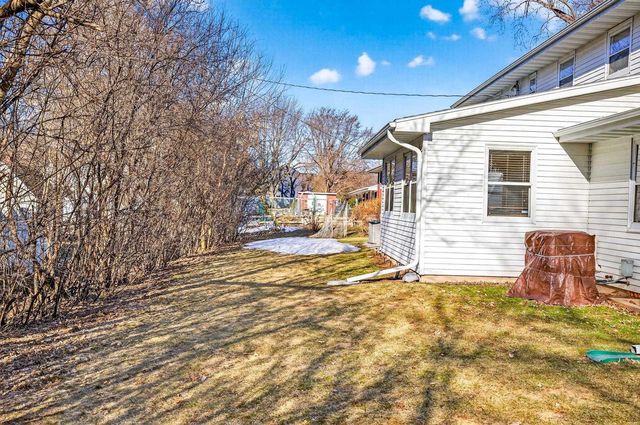 611 CHATHAM COURT, Neenah, WI 54956