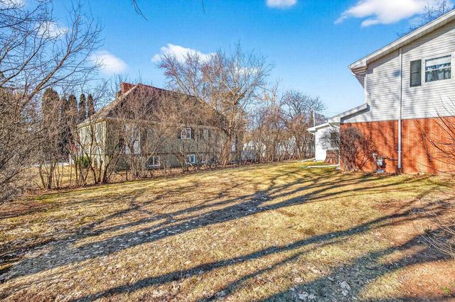 611 CHATHAM COURT, Neenah, WI 54956