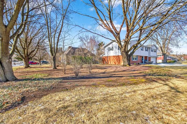 611 CHATHAM COURT, Neenah, WI 54956