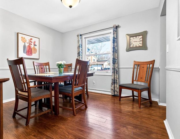 611 CHATHAM COURT, Neenah, WI 54956