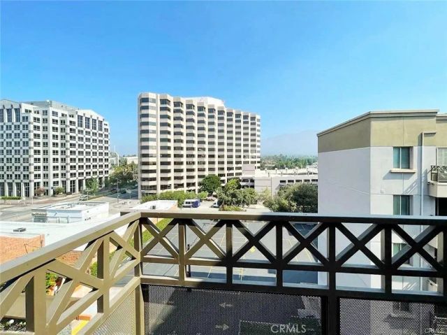 931 E Walnut 607, Pasadena, CA 91106