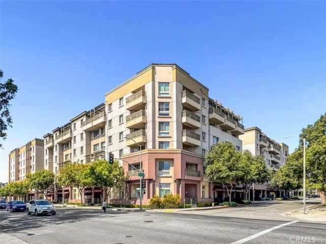 931 E Walnut 607, Pasadena, CA 91106