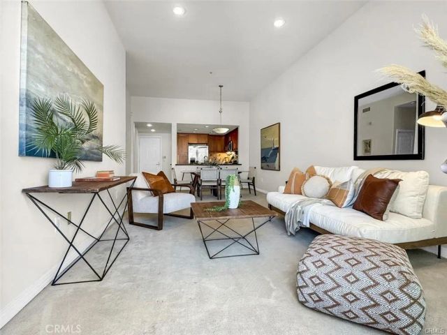 931 E Walnut 607, Pasadena, CA 91106