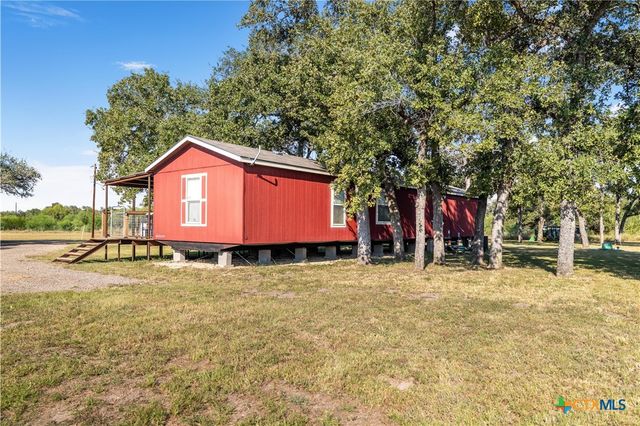 2160 Leisure Lane, Goliad, TX 77963
