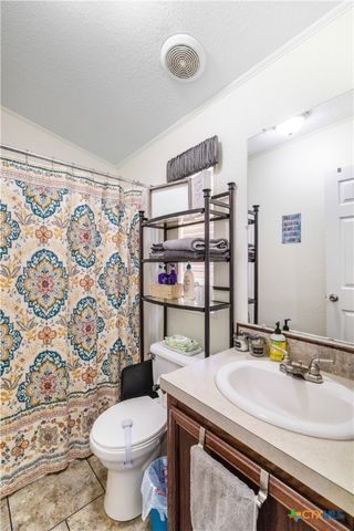 2160 Leisure Lane, Goliad, TX 77963