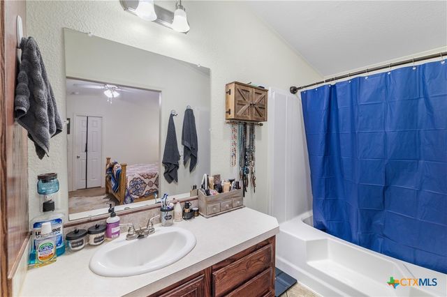 2160 Leisure Lane, Goliad, TX 77963