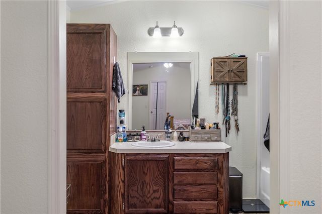 2160 Leisure Lane, Goliad, TX 77963