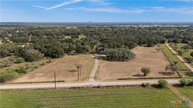 2160 Leisure Lane, Goliad, TX 77963