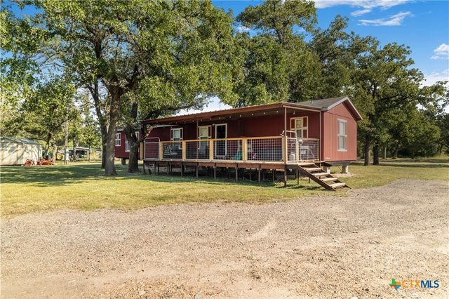 2160 Leisure Lane, Goliad, TX 77963