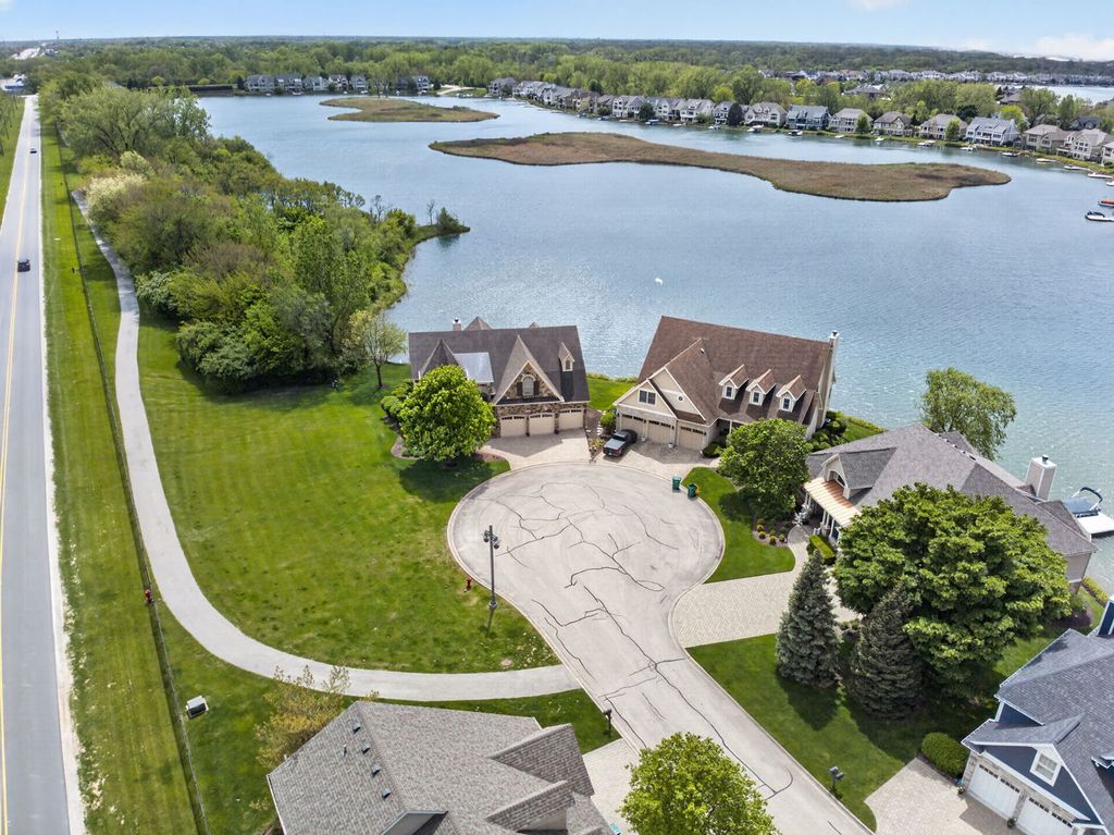 Image 1 of property listing at 13111 S Lake Mary Drive, Plainfield, IL 60585