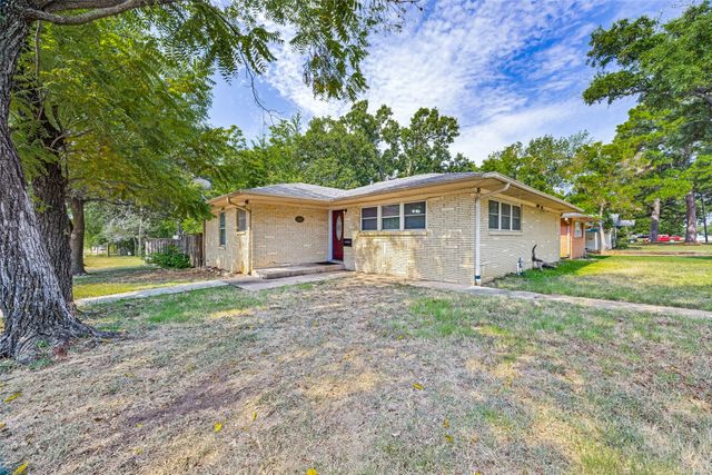 1600 W Hull Street, Denison, TX 75020