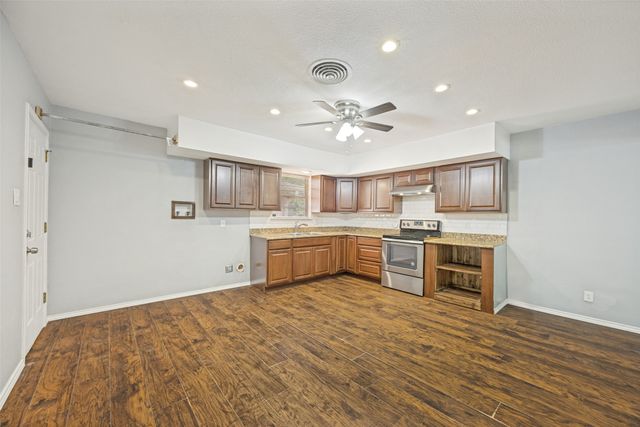 1600 W Hull Street, Denison, TX 75020