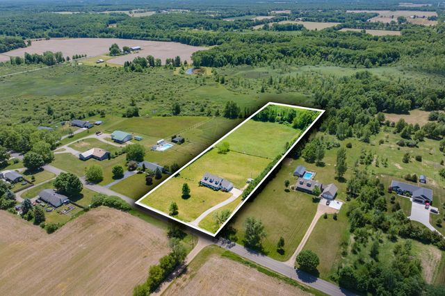 13124 A Drive S, Ceresco, MI 49033