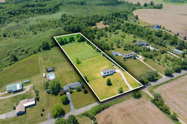 13124 A Drive S, Ceresco, MI 49033