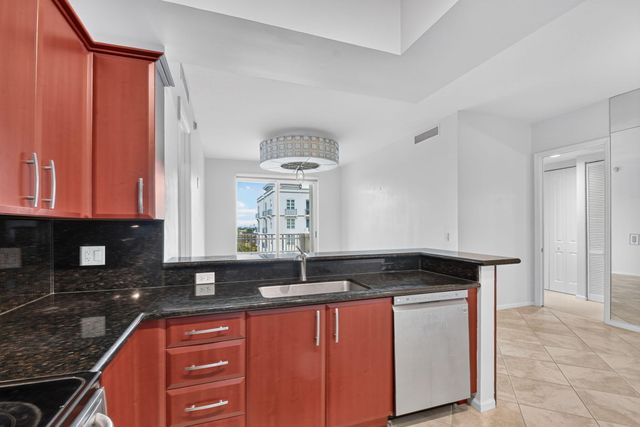 403 S SAPODILLA Avenue 718, West Palm Beach, FL 33401