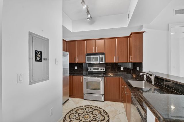 403 S SAPODILLA Avenue 718, West Palm Beach, FL 33401
