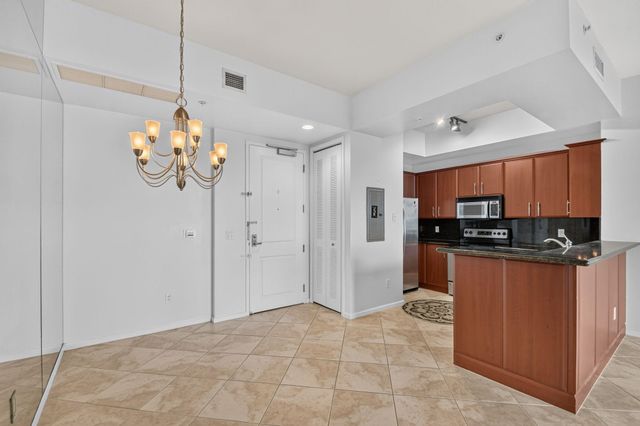 403 S SAPODILLA Avenue 718, West Palm Beach, FL 33401