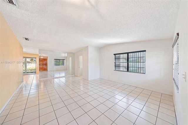 2811 SW 133rd Ave, Miami, FL 33175