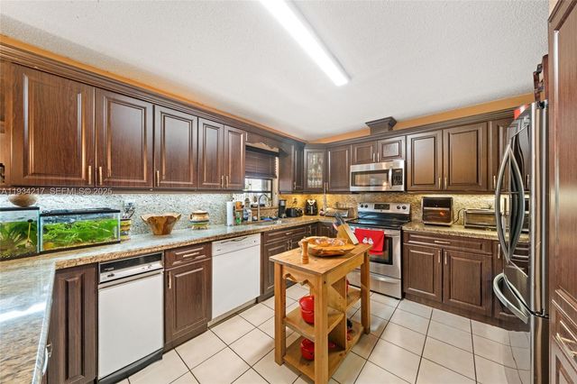 2811 SW 133rd Ave, Miami, FL 33175