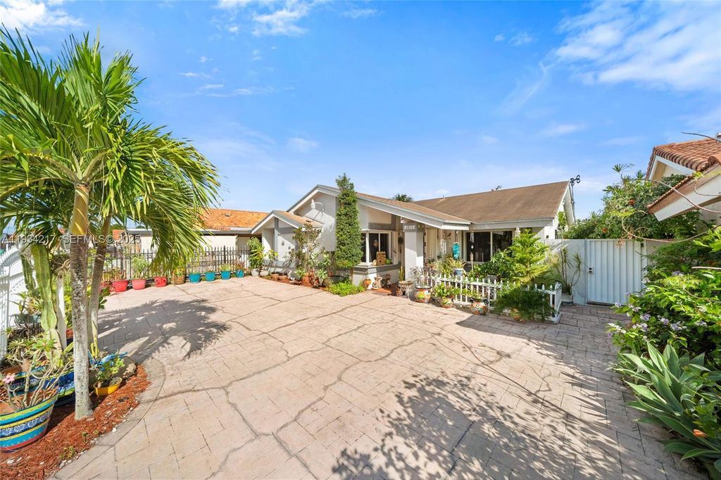 2811 SW 133rd Ave, Miami, FL 33175