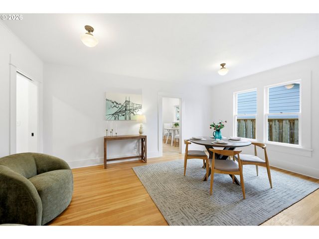6104 Se FRANCIS St, Portland, OR 97206