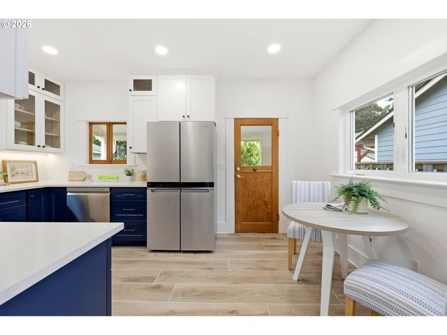 6104 Se FRANCIS St, Portland, OR 97206