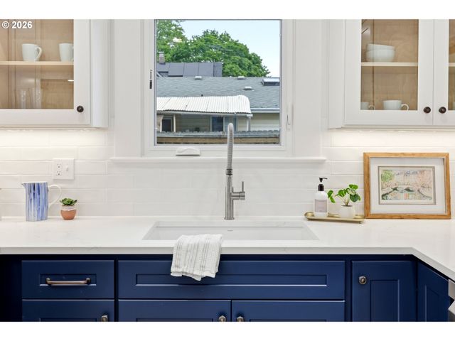 6104 Se FRANCIS St, Portland, OR 97206